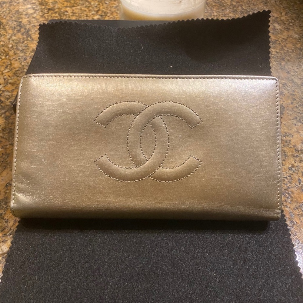 Chanel wallet